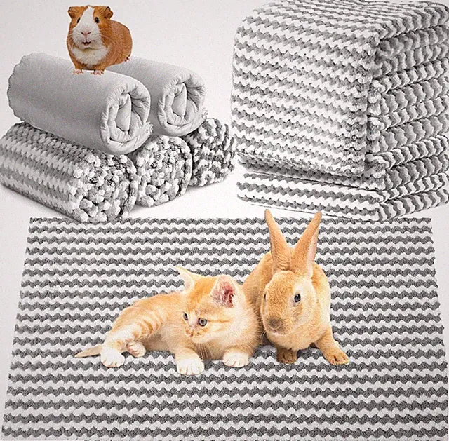 5 Pcs Waterproof Guinea Pig Fleece Bedding Blankets Absorbent Guinea Pig Cage Li