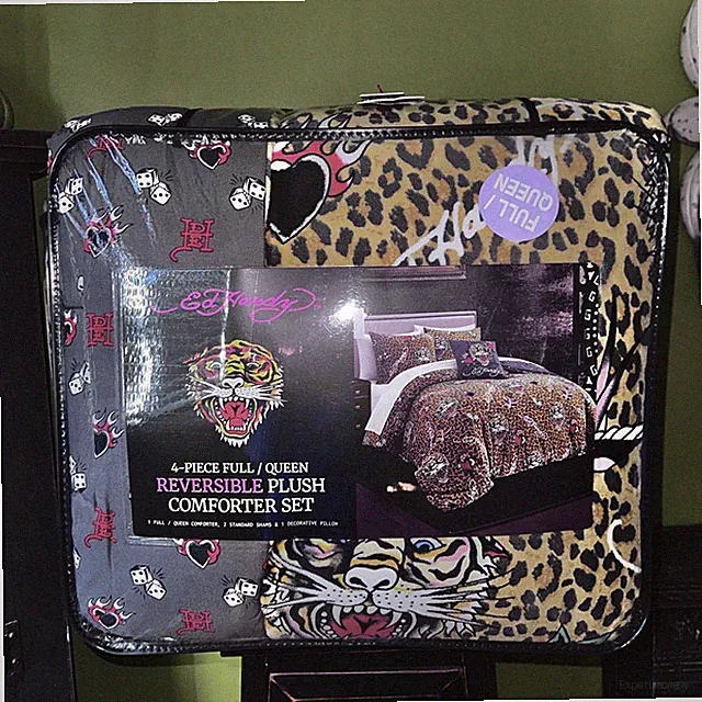 ED HARDY 4 Piece Full Queen Reversible Plush Comforter Set Animal Print & Pillow