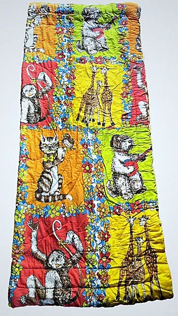 Vintage 60s Groovy Wild Animals Safari Zoo Dog Cat Monkey Giraffe Sleeping Bag